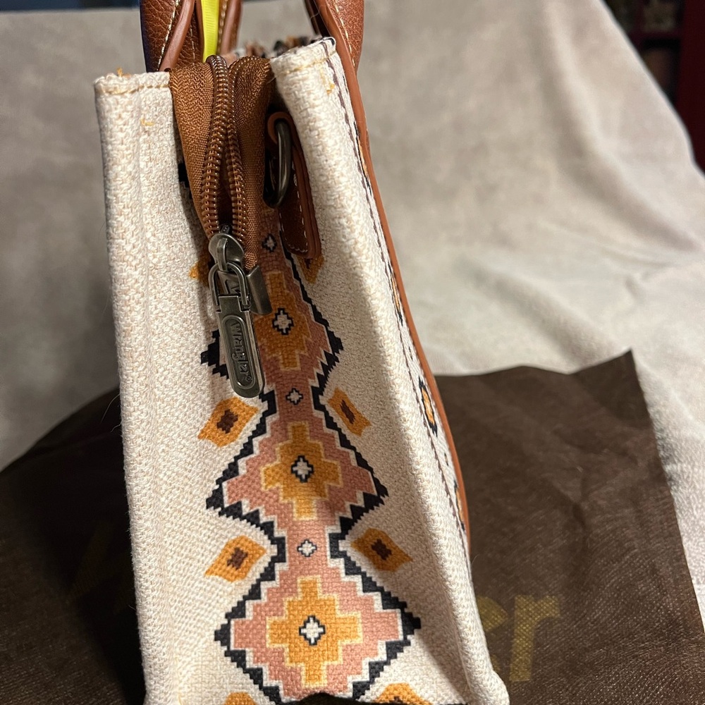 Wrangler Tan and Brown Geometric Tote Bag - Picture 5 of 7